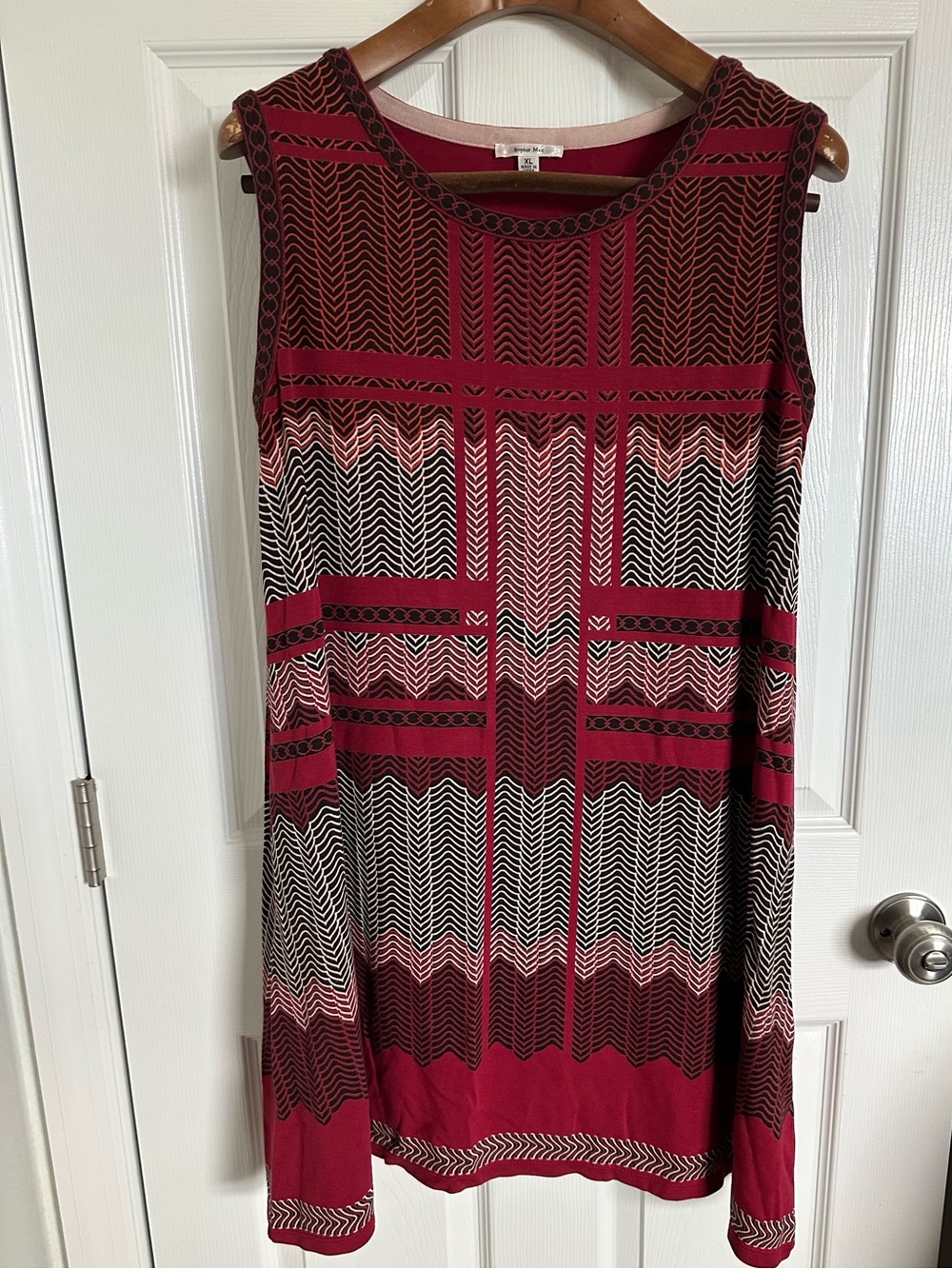 Sophie Max Sleeveless Shift Dress in Wine, Black & White Geometric Print - Picture 8 of 12